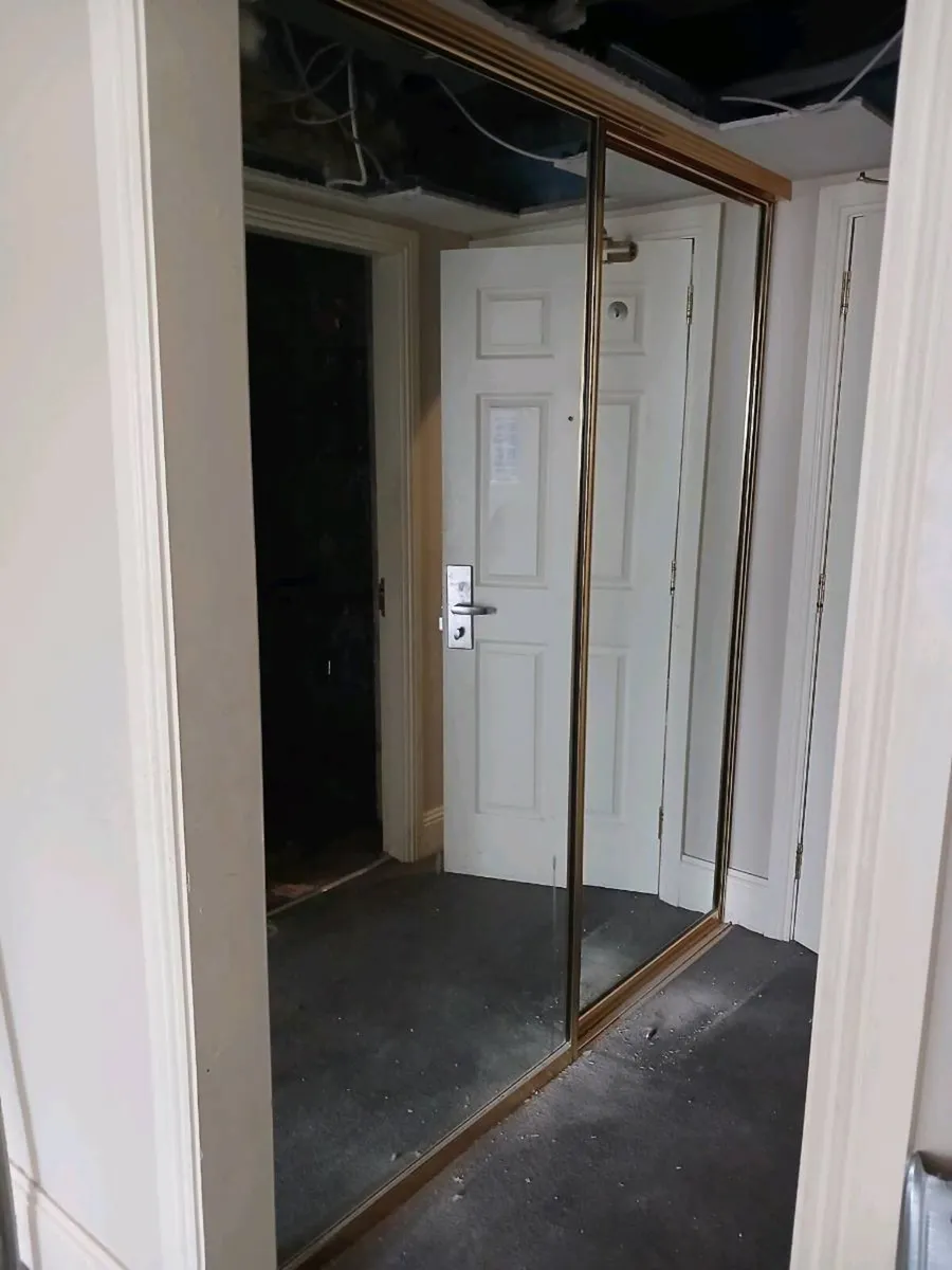 Sliding wardrobe doors/full length mirrors - Image 1