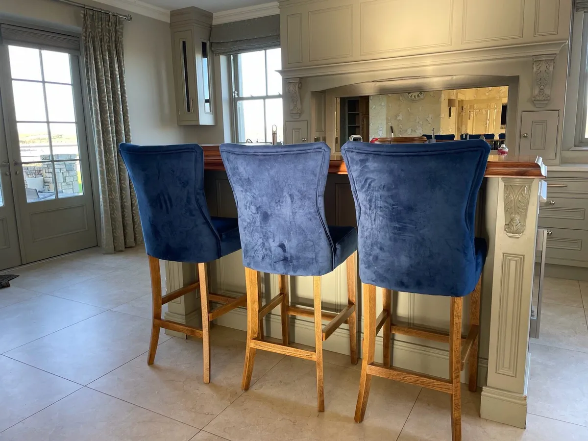 3 Breakfast Bar Stools - Image 3