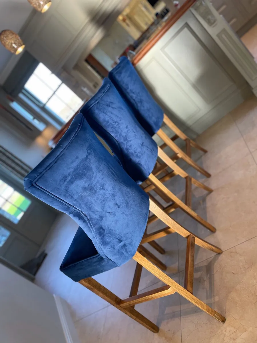 3 Breakfast Bar Stools - Image 4