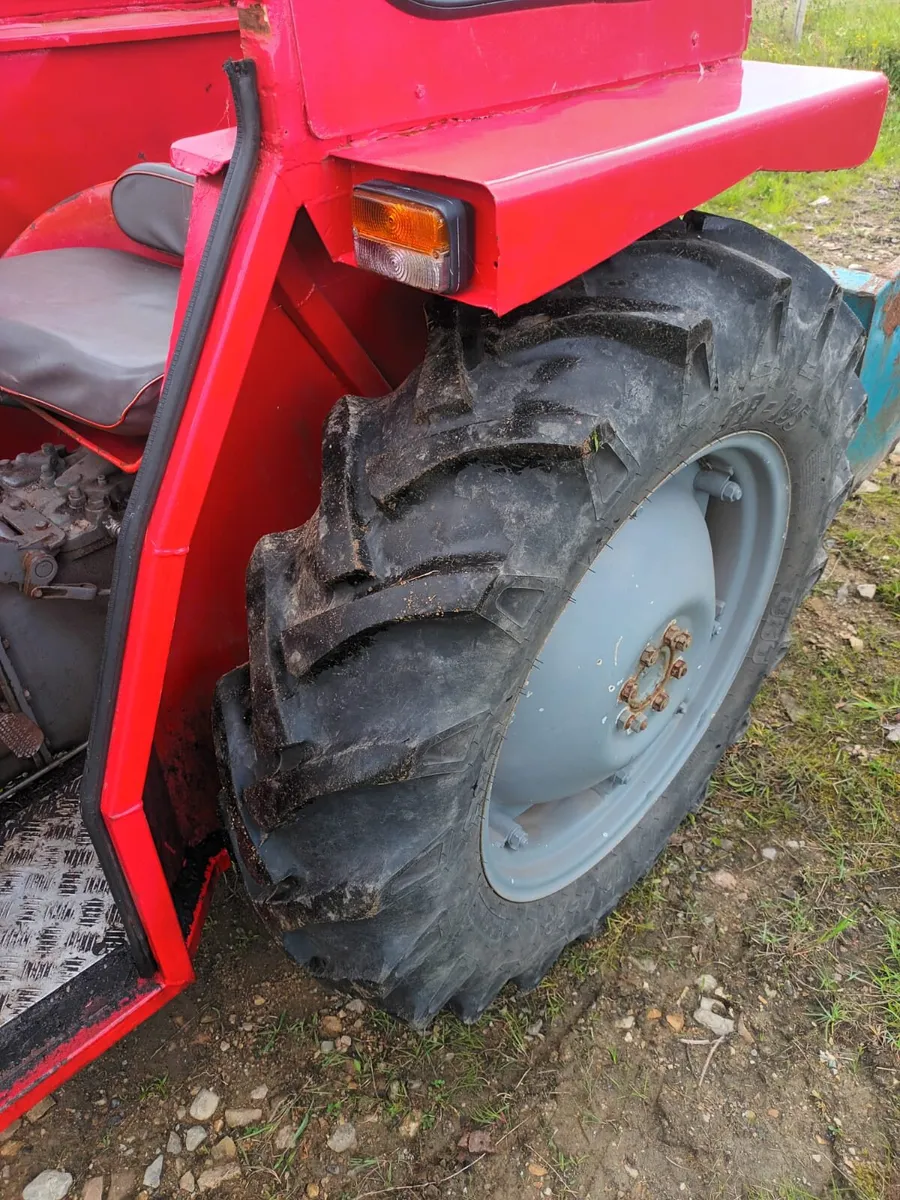 Massey 135 - Image 4
