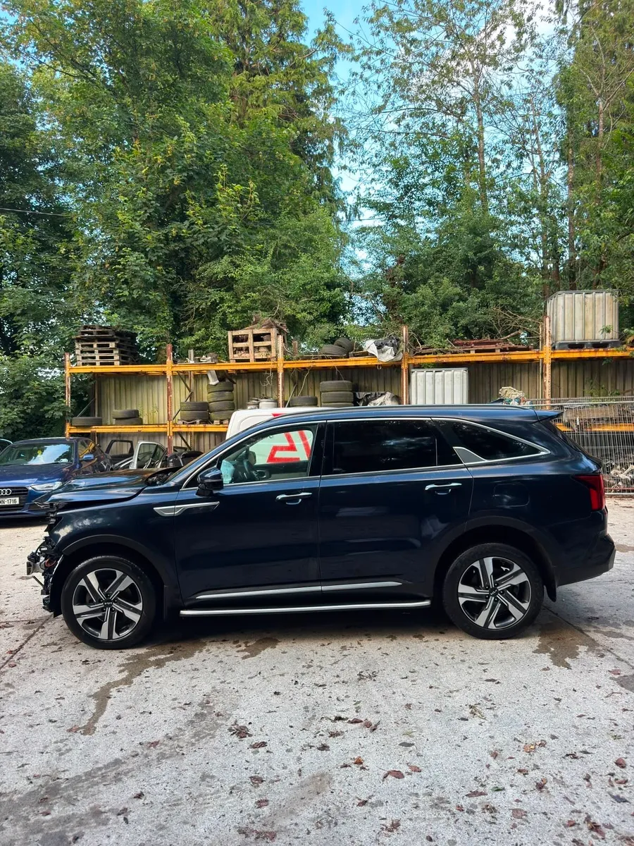 2023 Kia Sorento - Image 4
