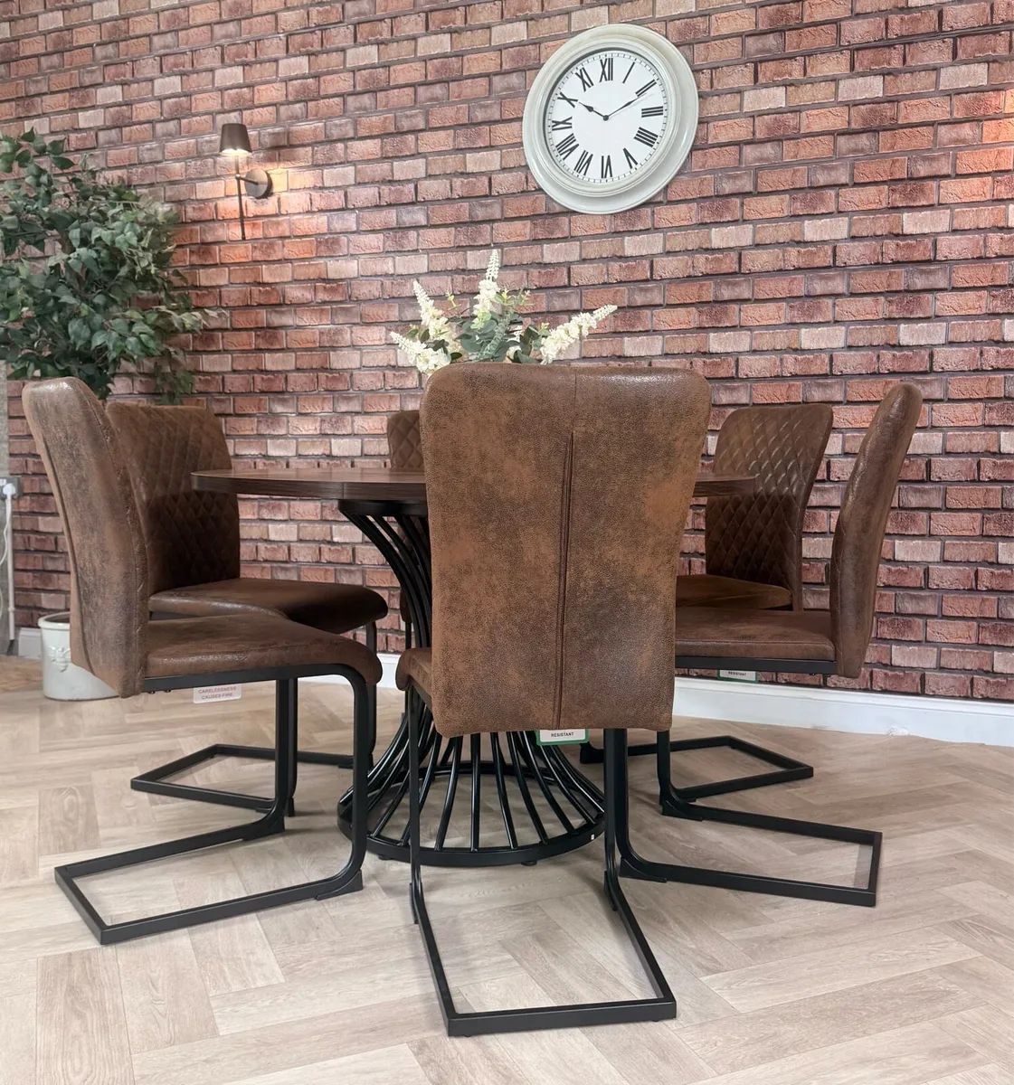 Round kitchen table & 6 chairs *New* - Image 3