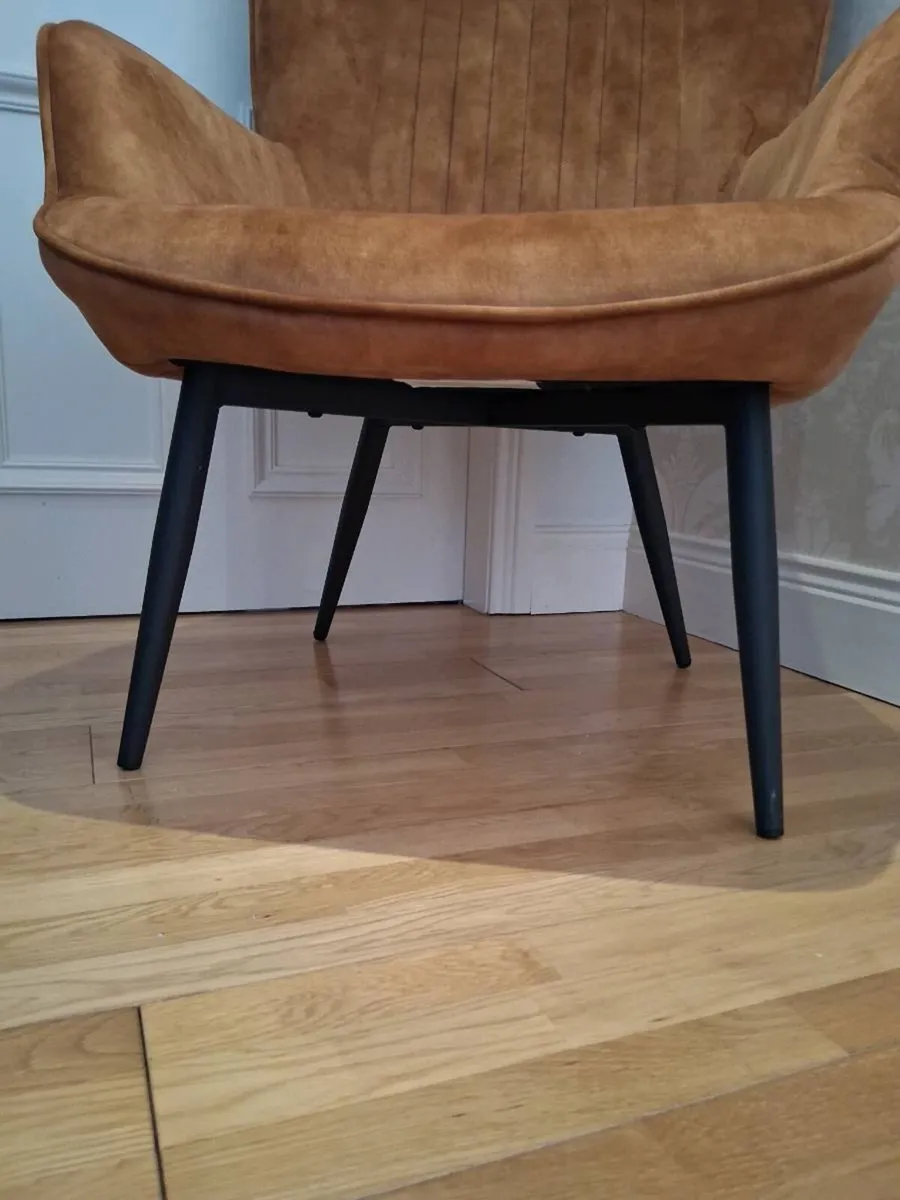 Lynn Velvet Accent Armchair - Image 3