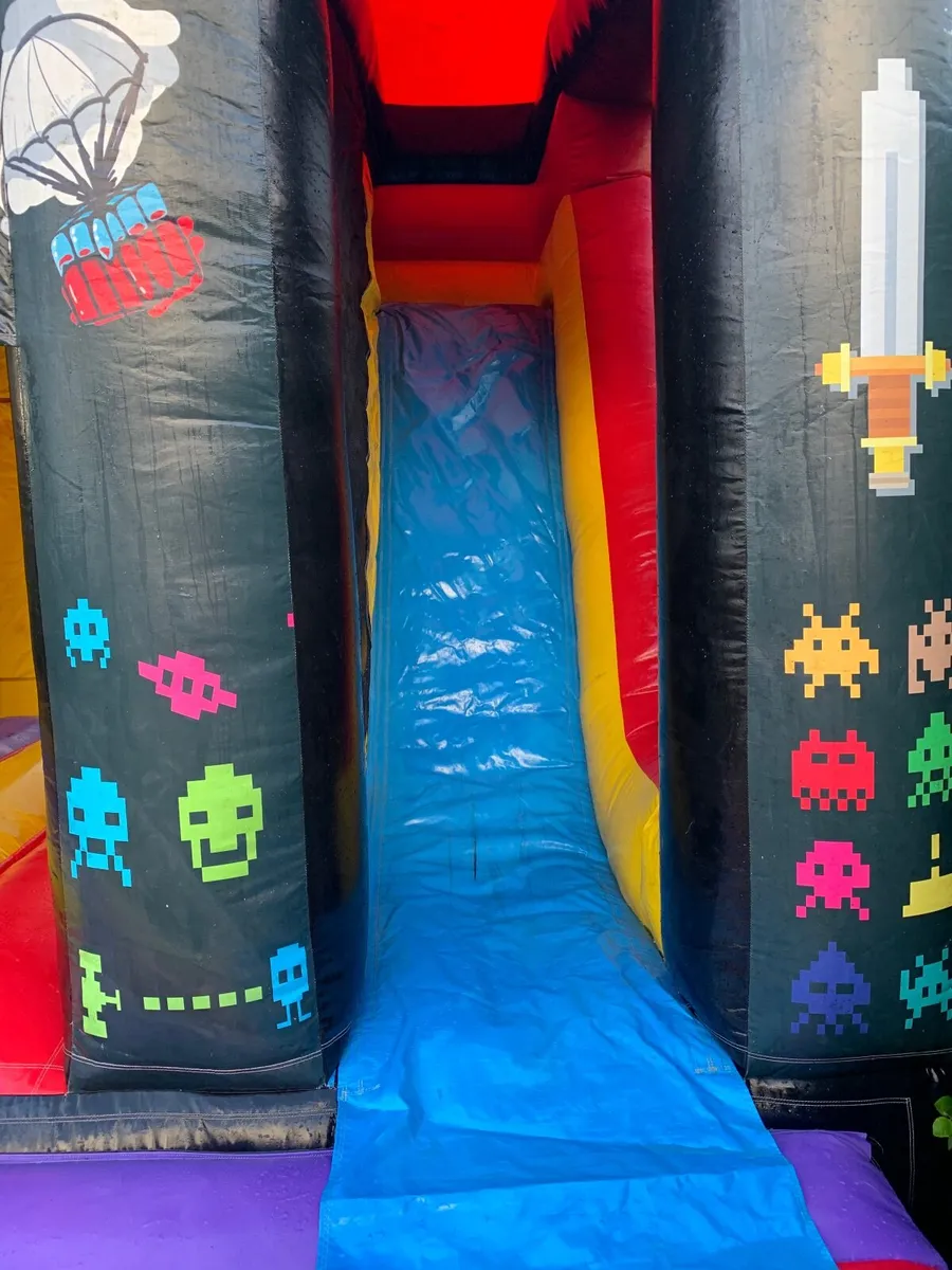 Bouncy castle - Image 3