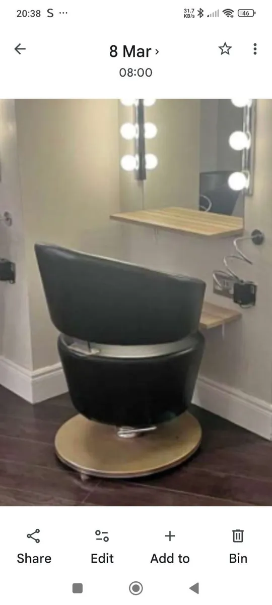 Salon chair