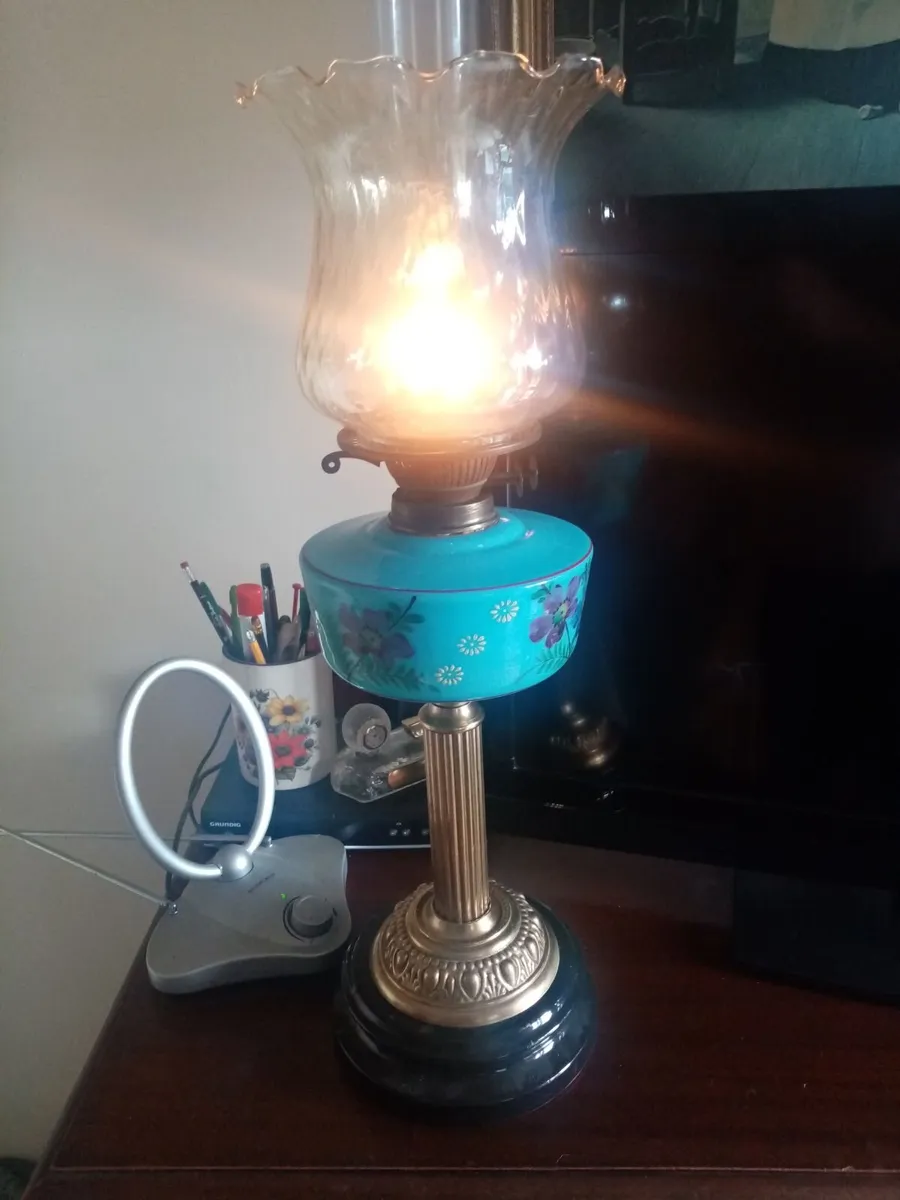 Vintage oil Lamp - Image 4