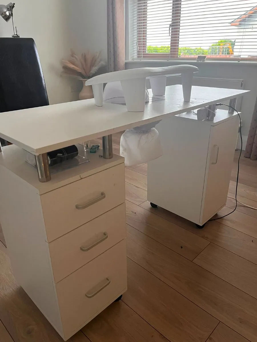 Nail desk - Image 3