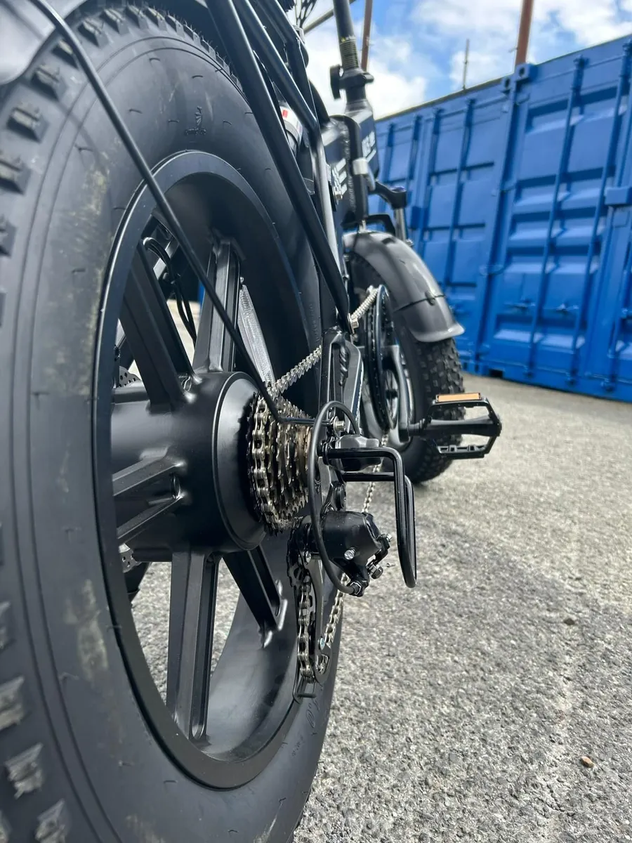 HiQiS E20 Electric Bike - Image 4