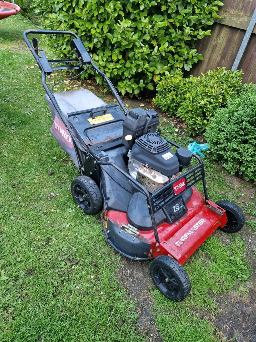Toro lawnmower twin  blade - Image 1