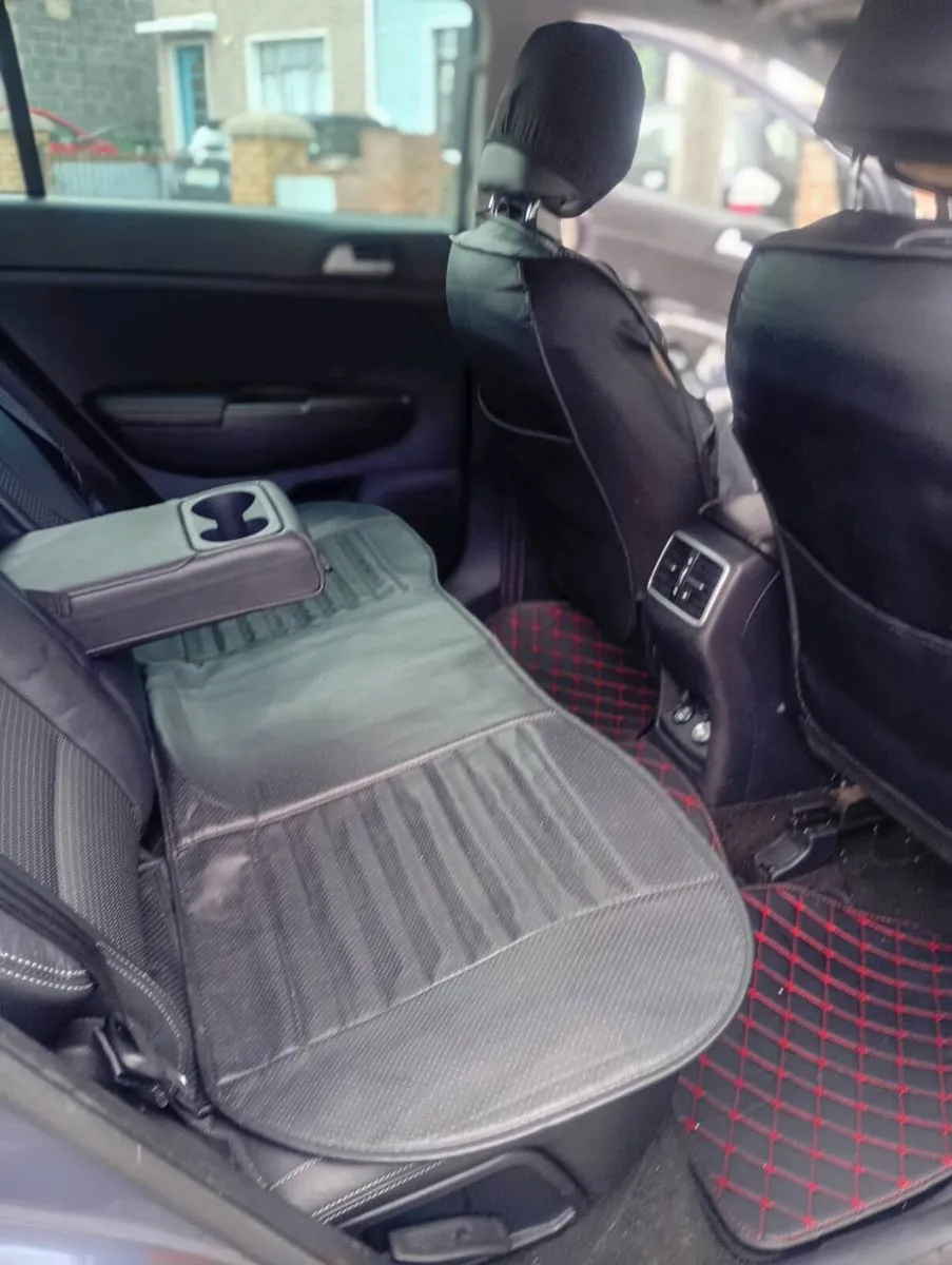 Car - Image 4