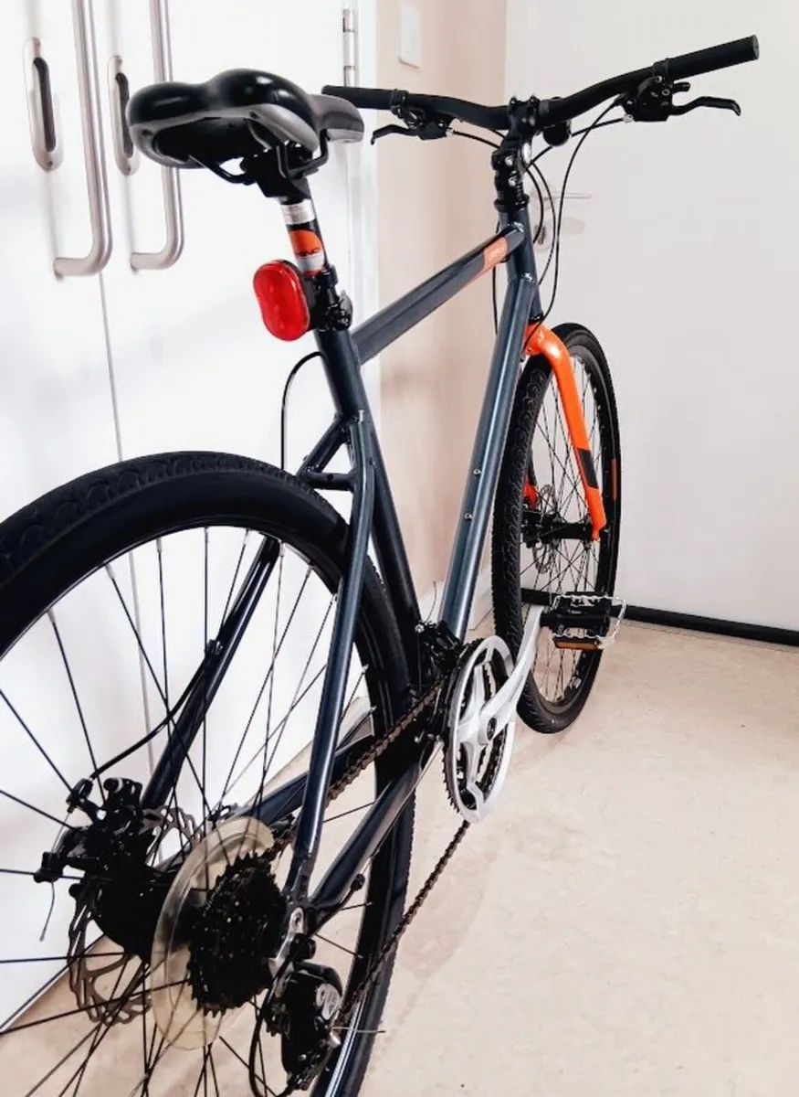 Large urban X hybrid bike as new - Image 2