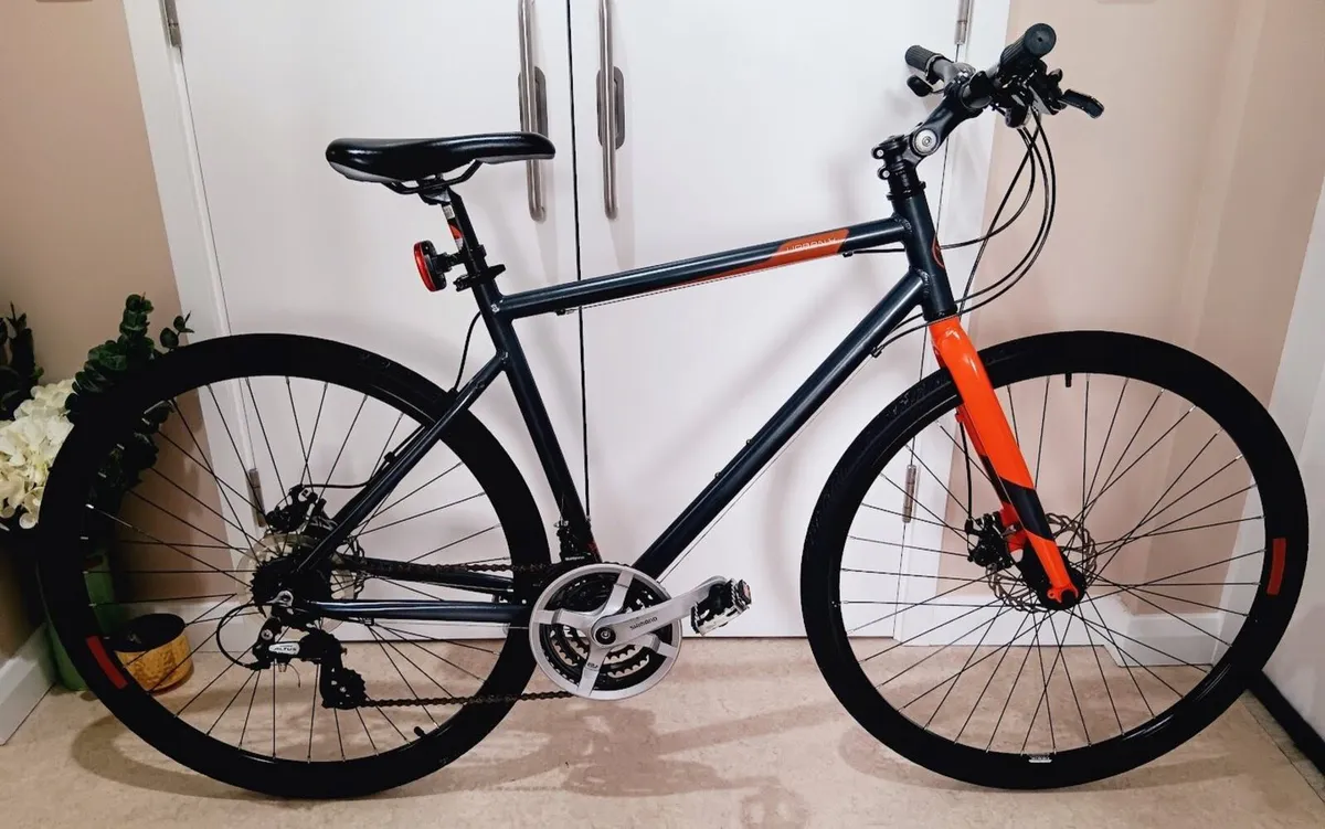 Large urban X hybrid bike as new - Image 4