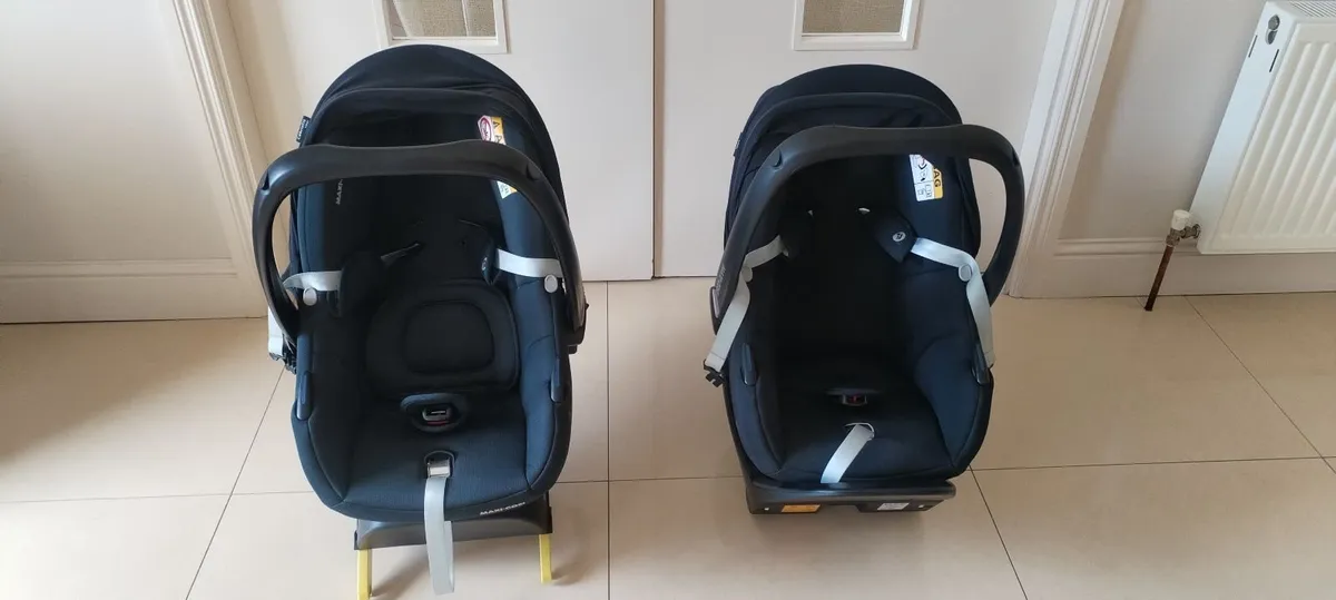 Two great condition car seats with Isofix bases - Image 2