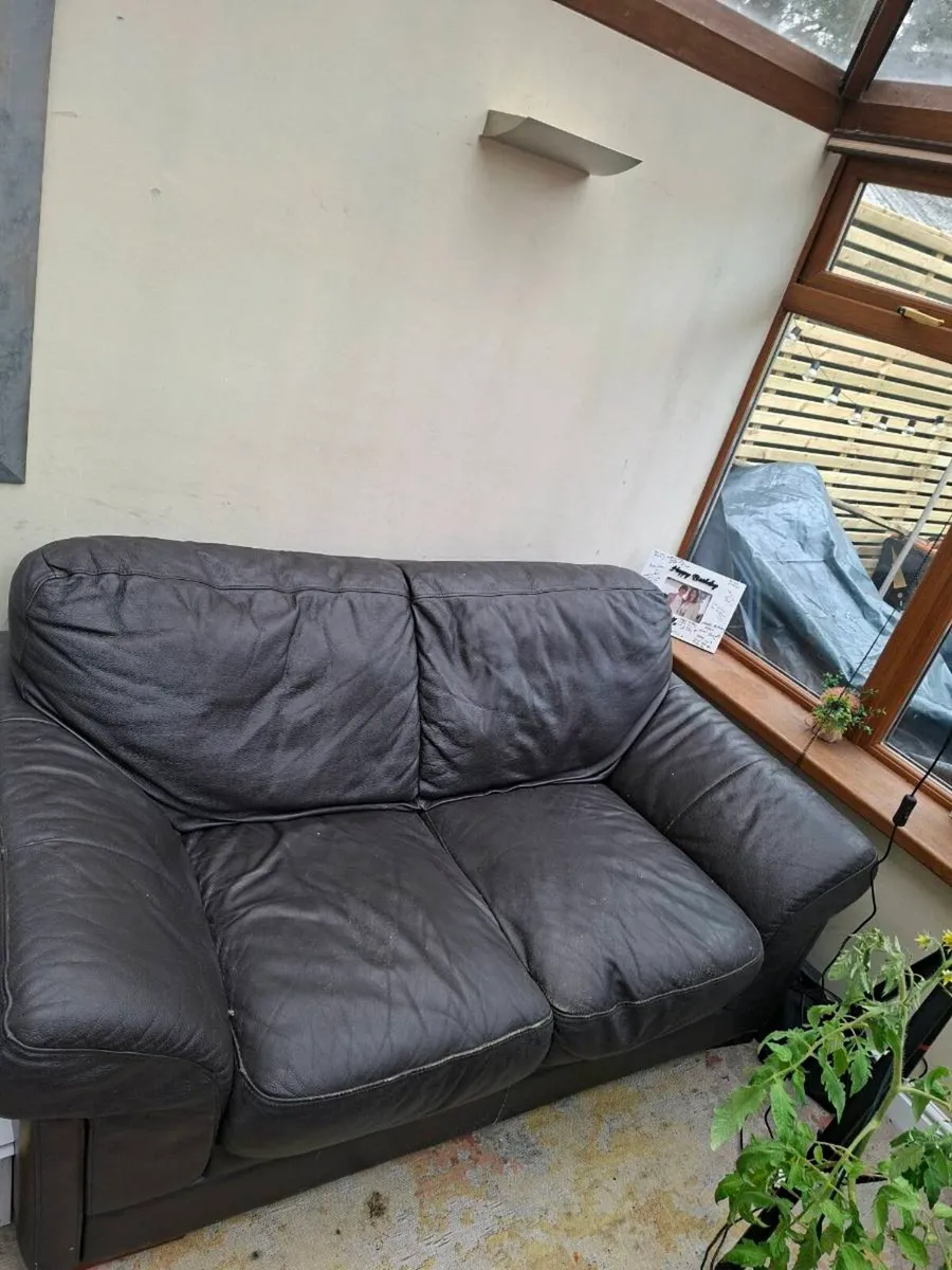 leather 2 seater couches x2 - Image 1