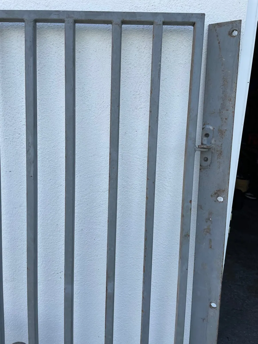 Side Entrance Gate - Image 4
