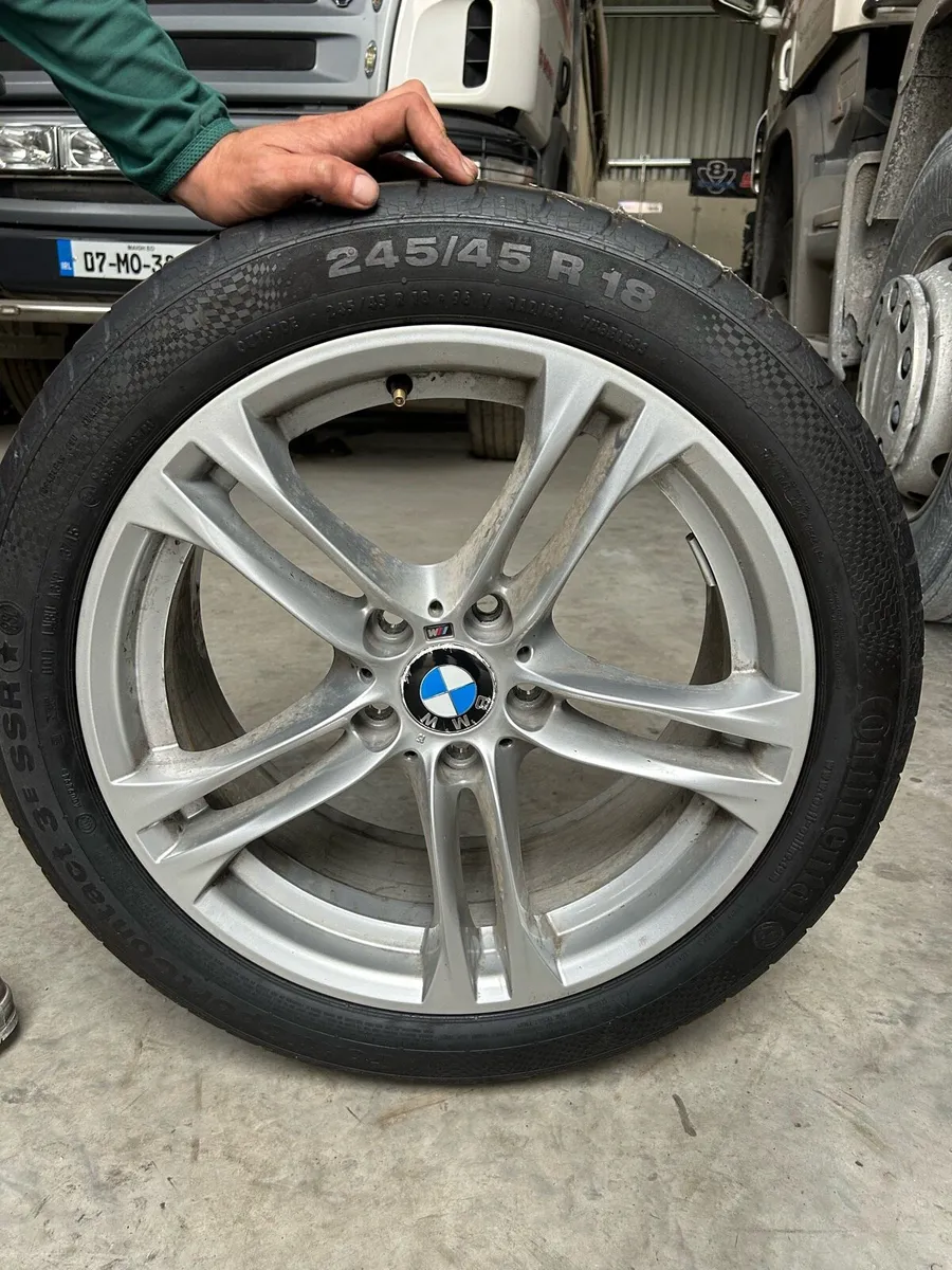 Genuine Bmw staggered Alloys - Image 1