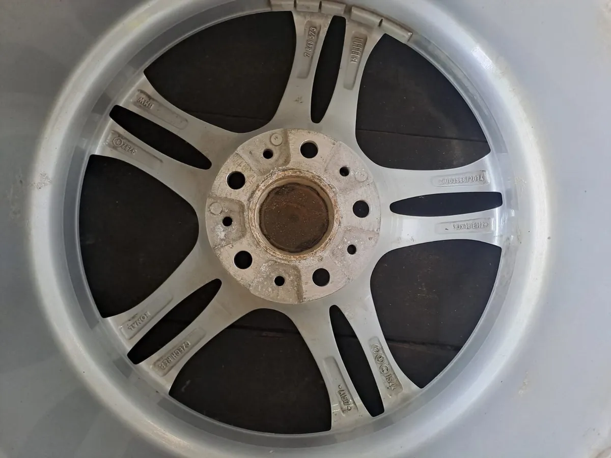 Genuine Bmw staggered Alloys - Image 3