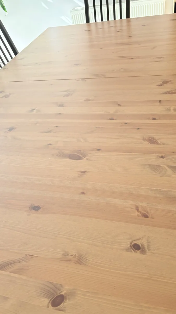Dining table - Image 1