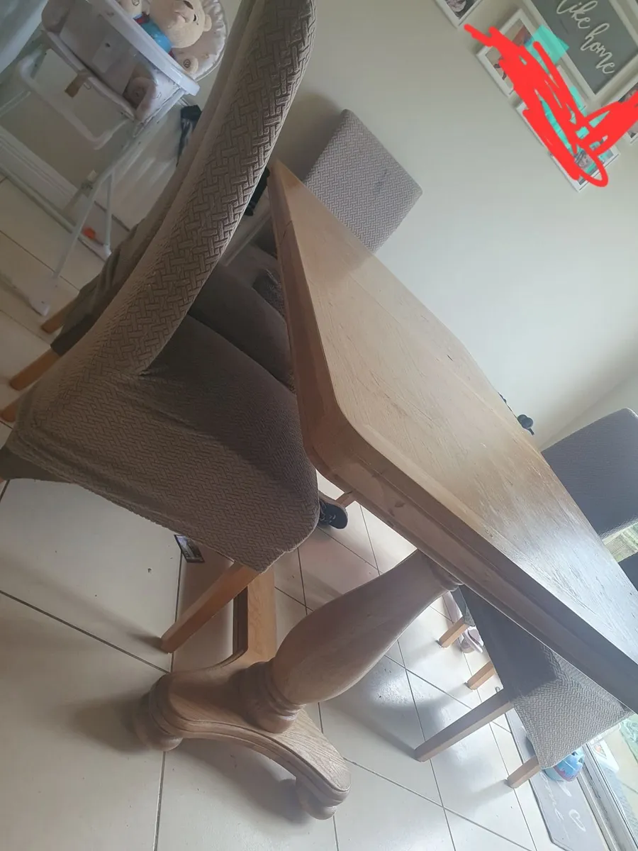 Solid oak kitchen table and chairs - Image 2