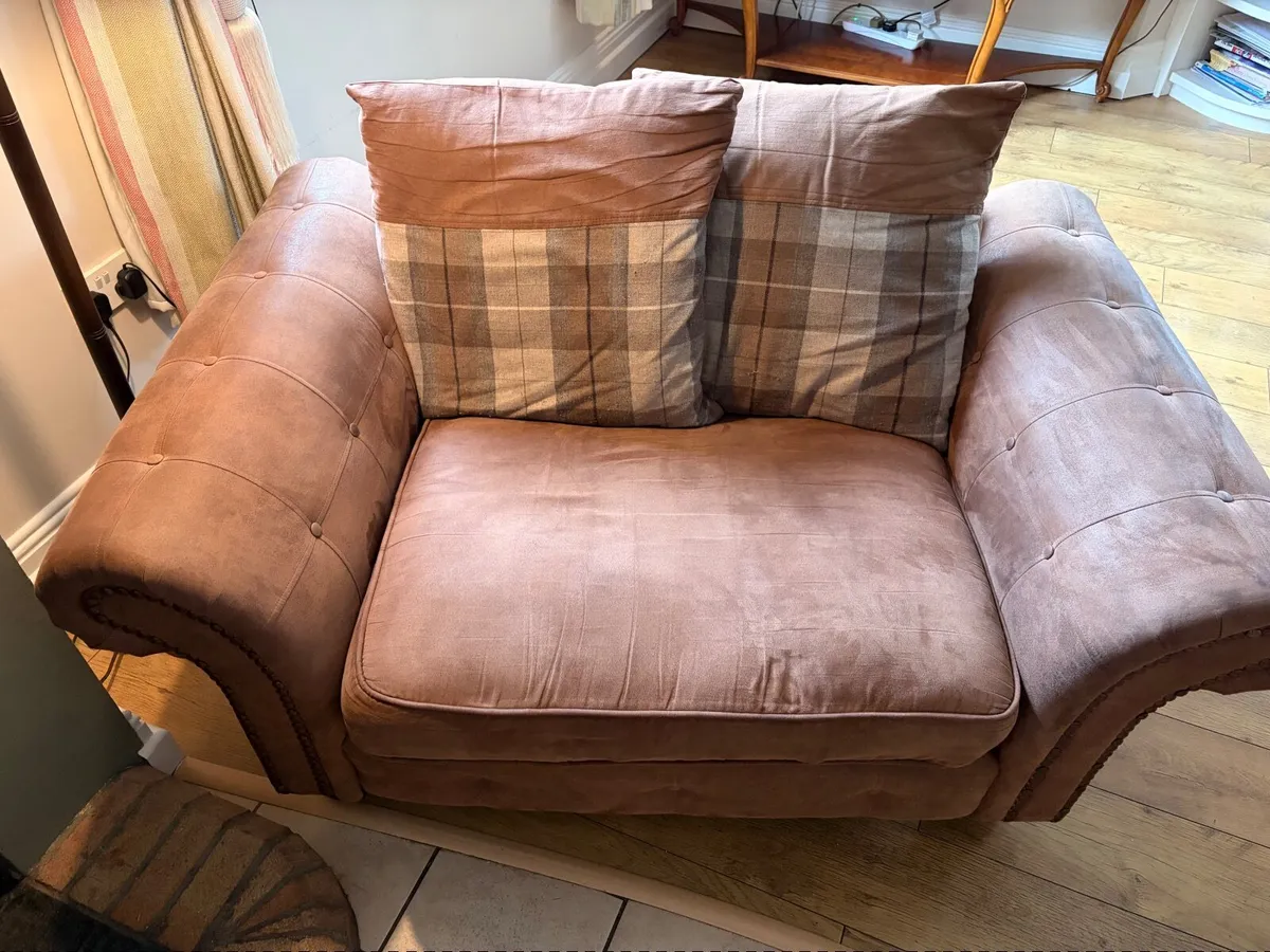 3 seater couch - Image 3