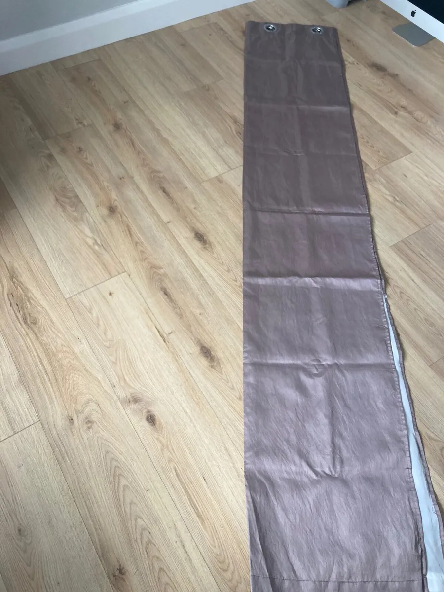 Curtains - Image 2