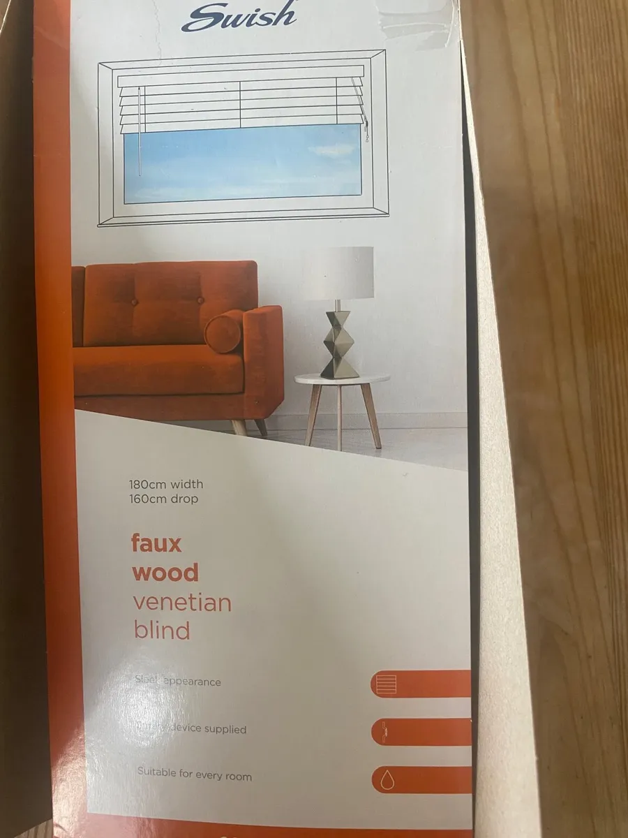 Swish wooden blinds - Image 1