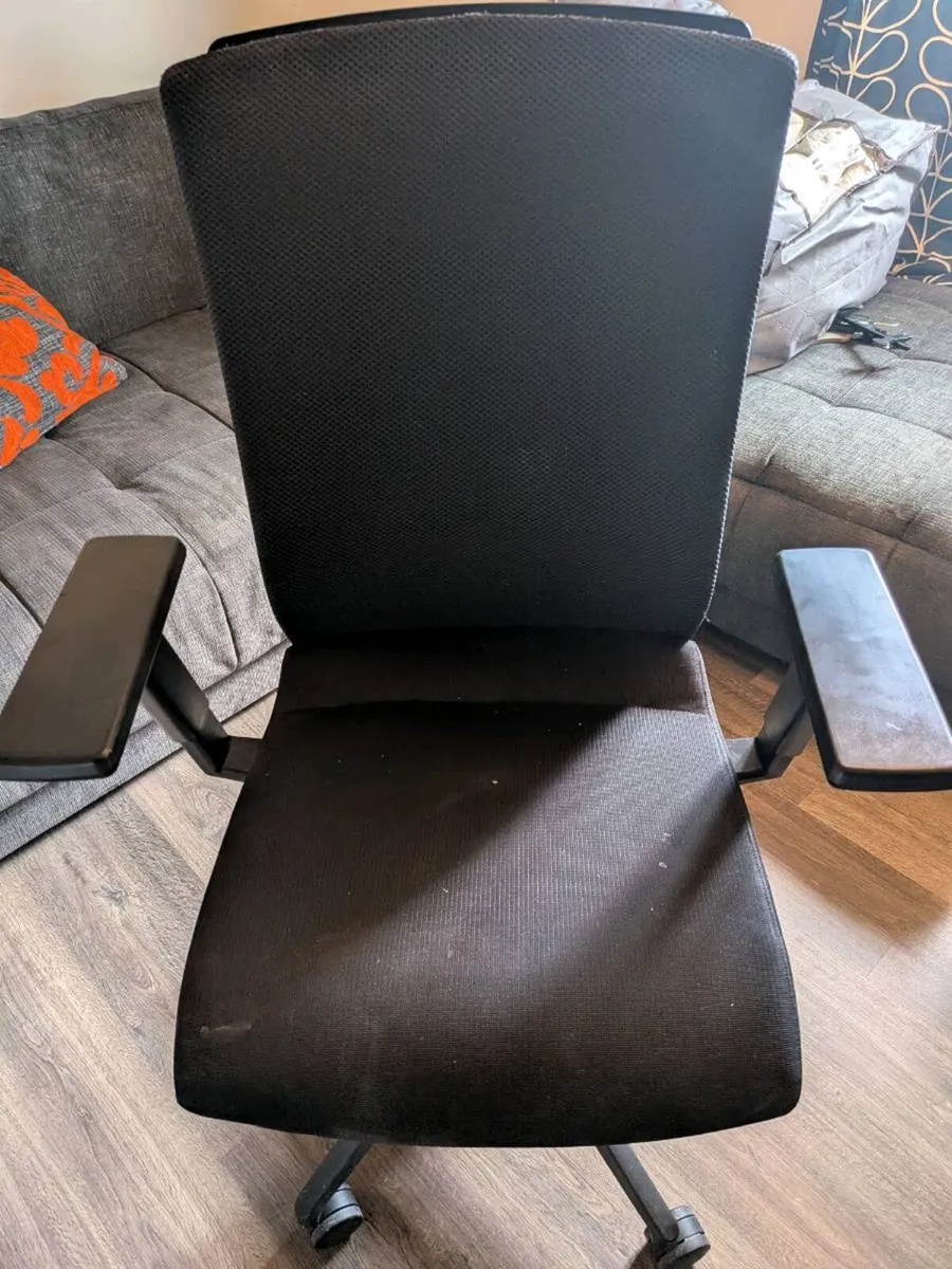 Office chair - Image 2