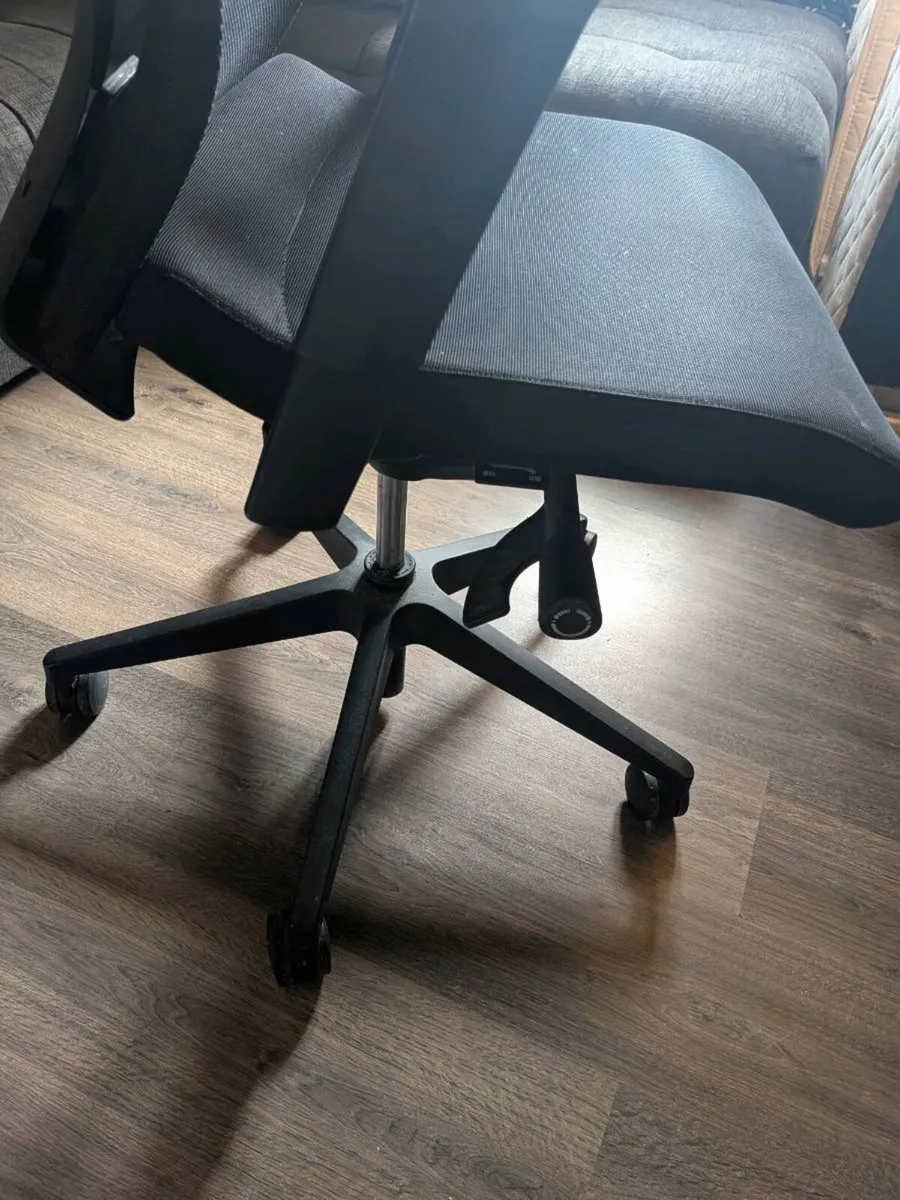 Office chair - Image 4