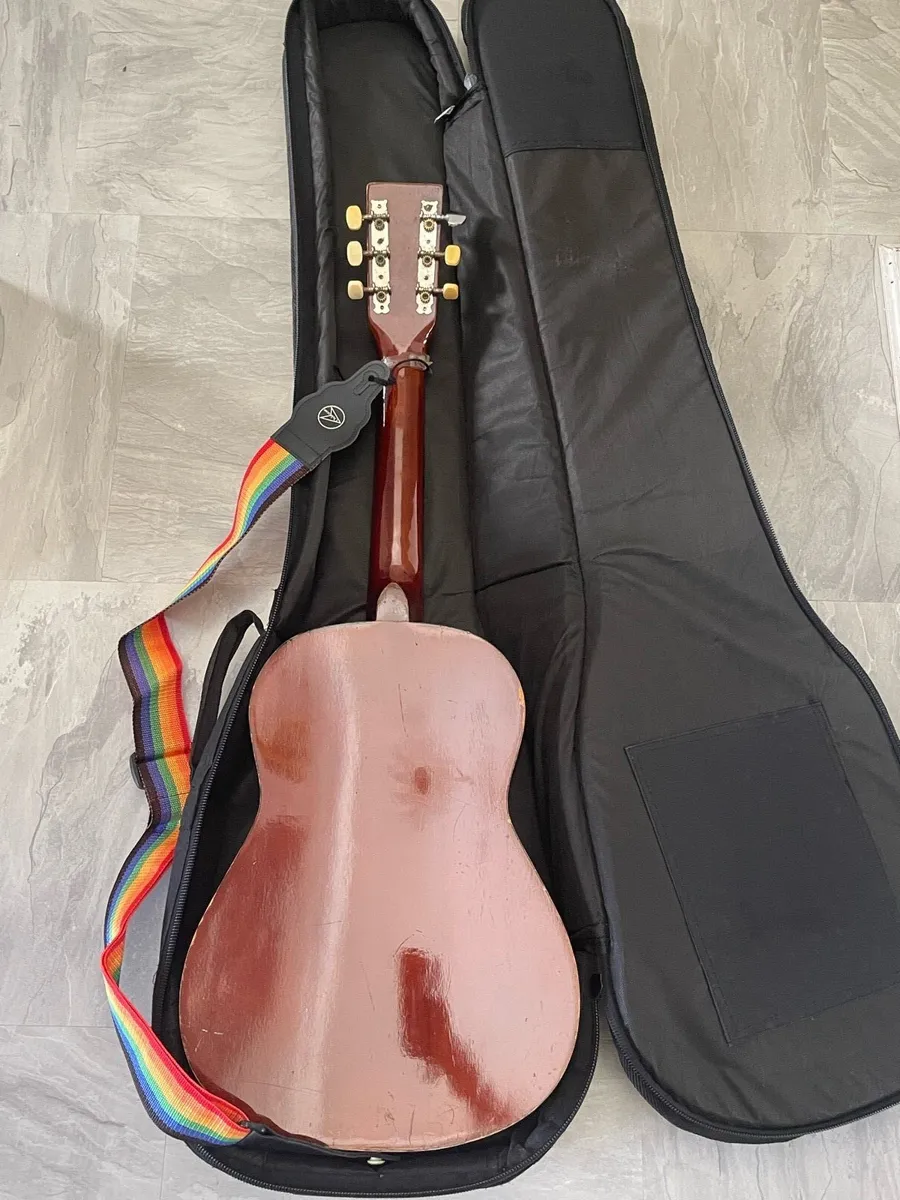 Dixon 3/4 size Classical Acoustic Guitar w gig bag - Image 2