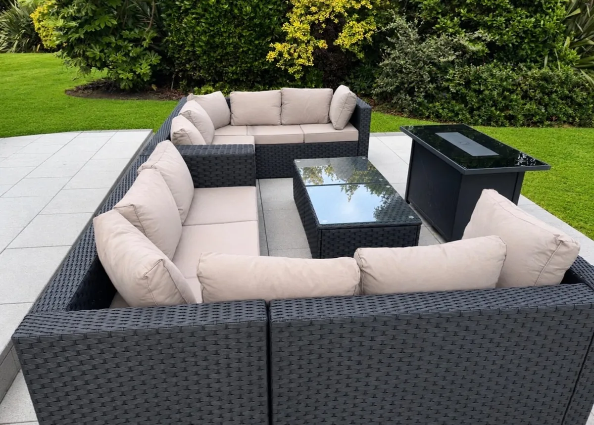 Outdoor furniture - Image 2