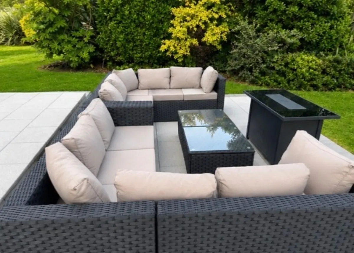 Outdoor furniture - Image 3