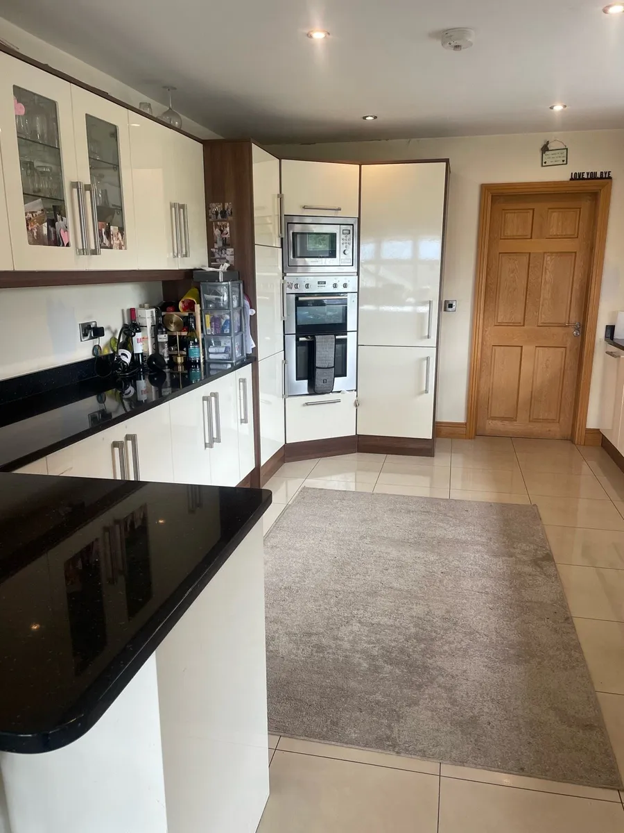 Kitchen - Image 3