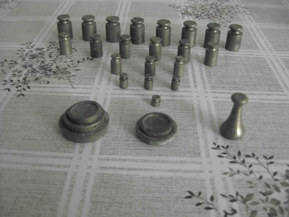 small  brass weights - Image 2
