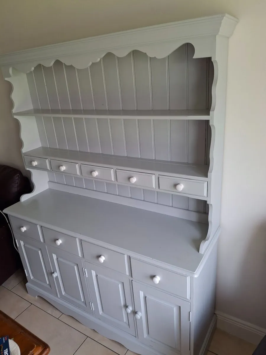 Kitchen dressers - Image 1