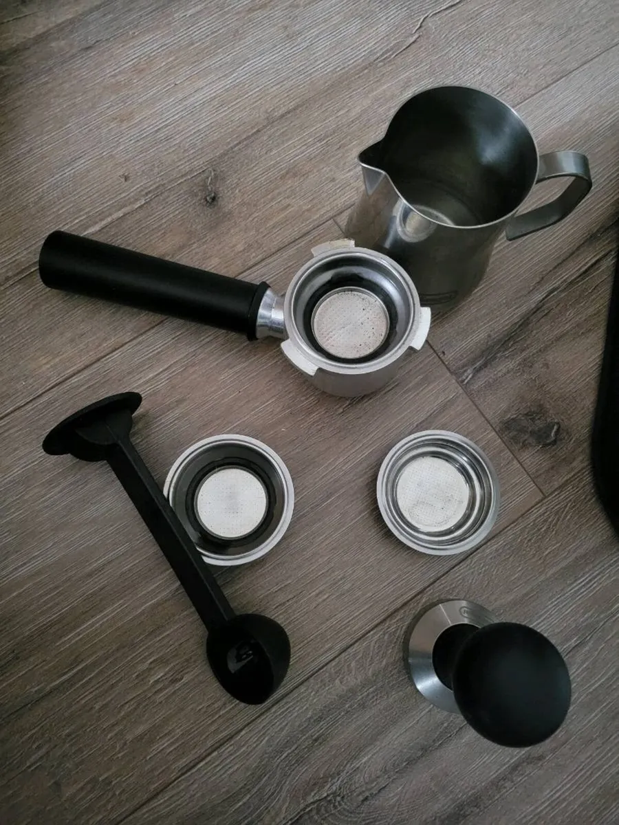 Delonghi coffee machine - Image 2