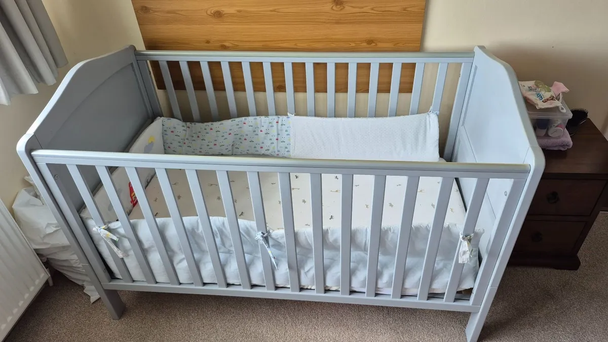 Cot bed - Image 2