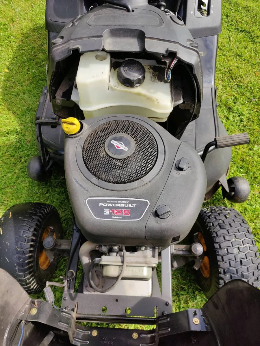 McCulloch M125-97TC  Riding Lawn Mower - Image 4