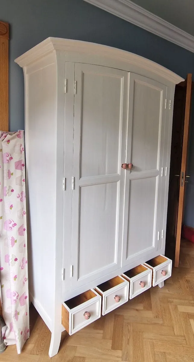 Bedroom furniture - Image 3