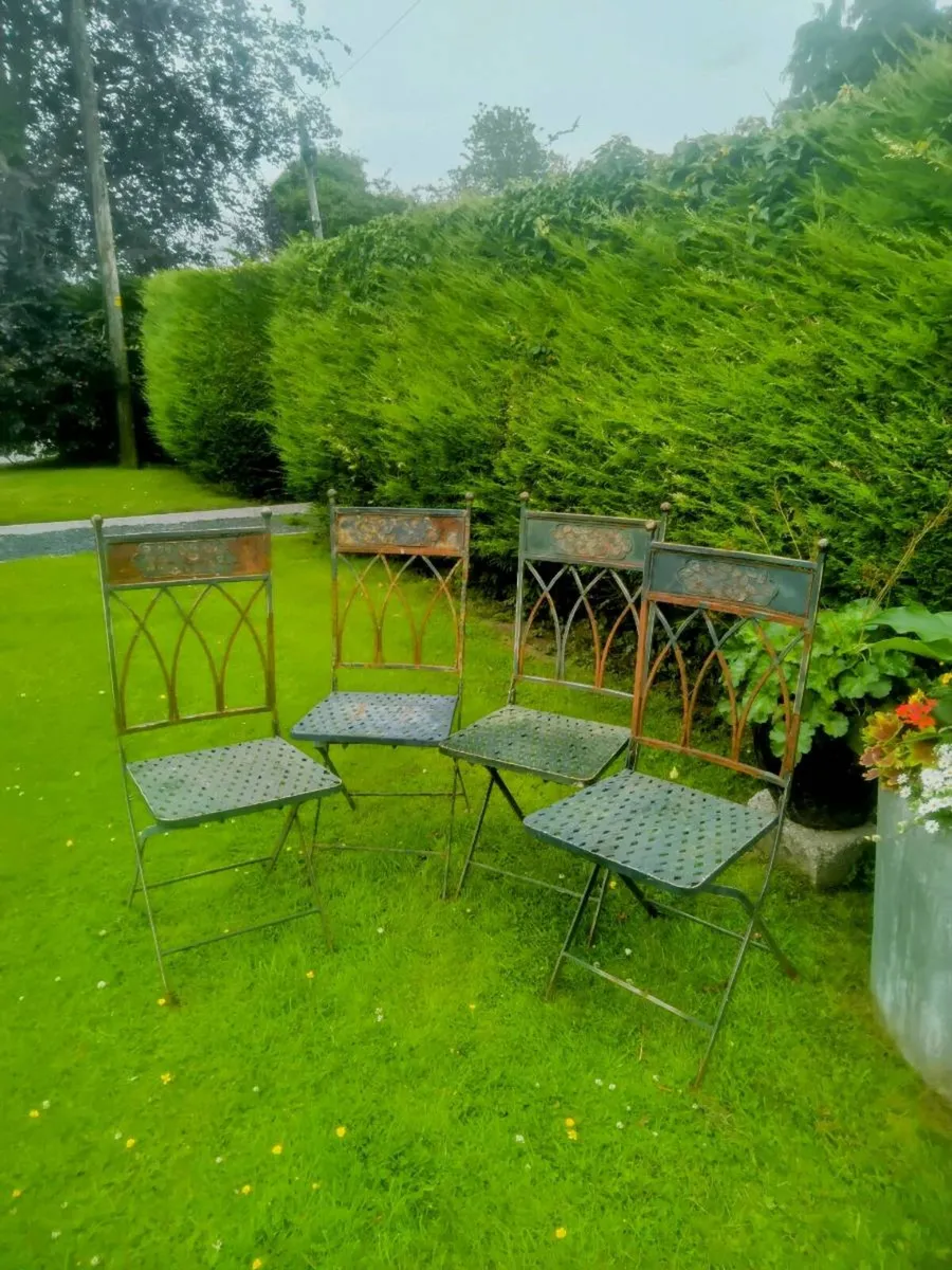 4 Vintage metal outdoor garden dining chairs that - Image 4