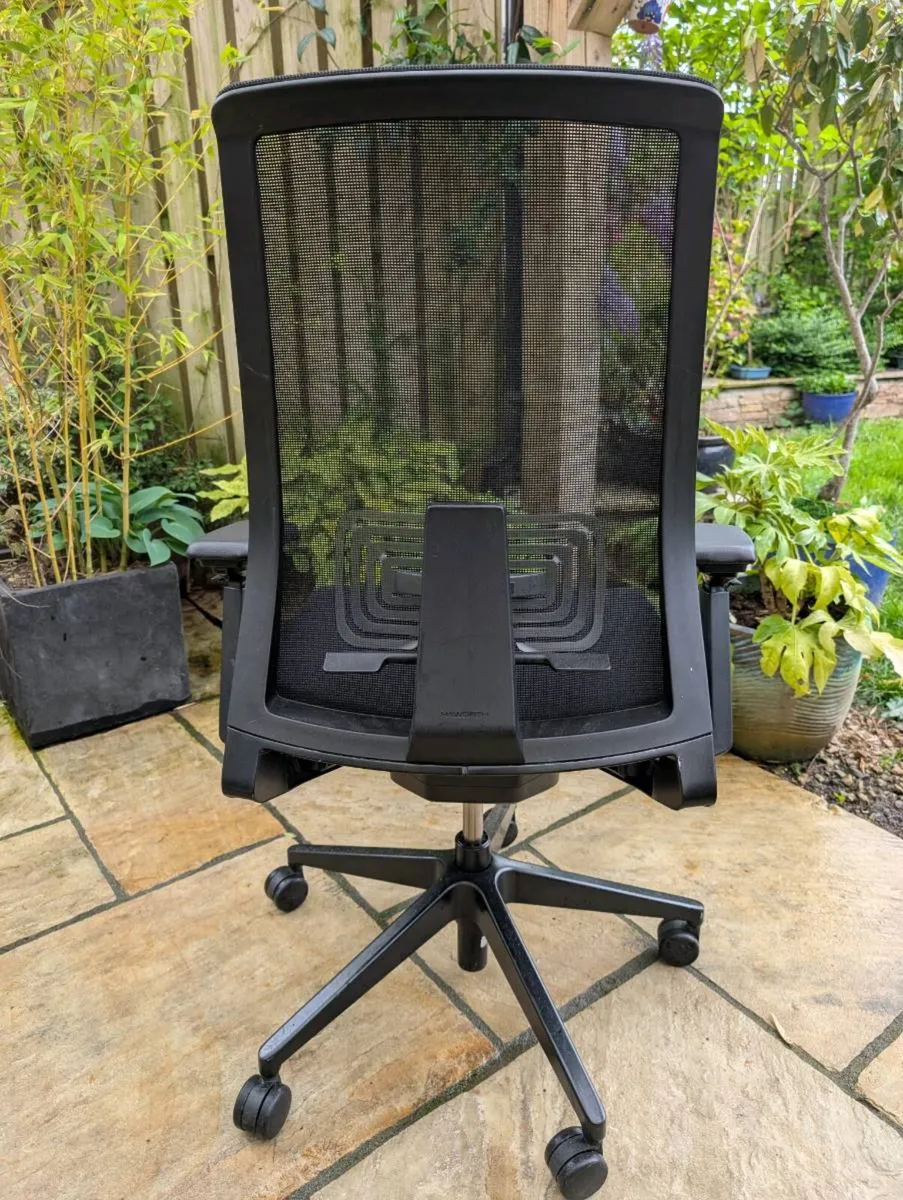 Ergonomic office chair - Image 3