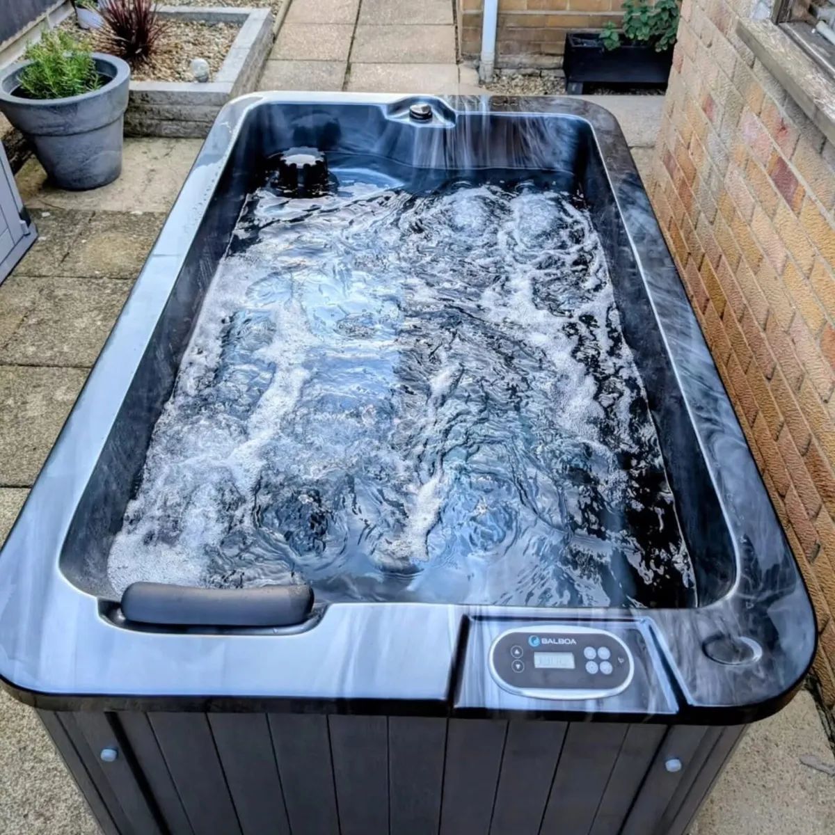 Free Delivery - New 3 Person Hot Tub Sale - Image 1