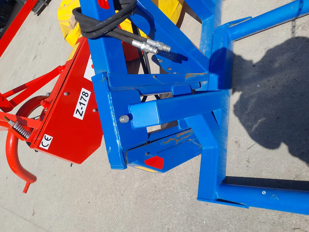 Oshea hydraulic Bale handler - Image 3