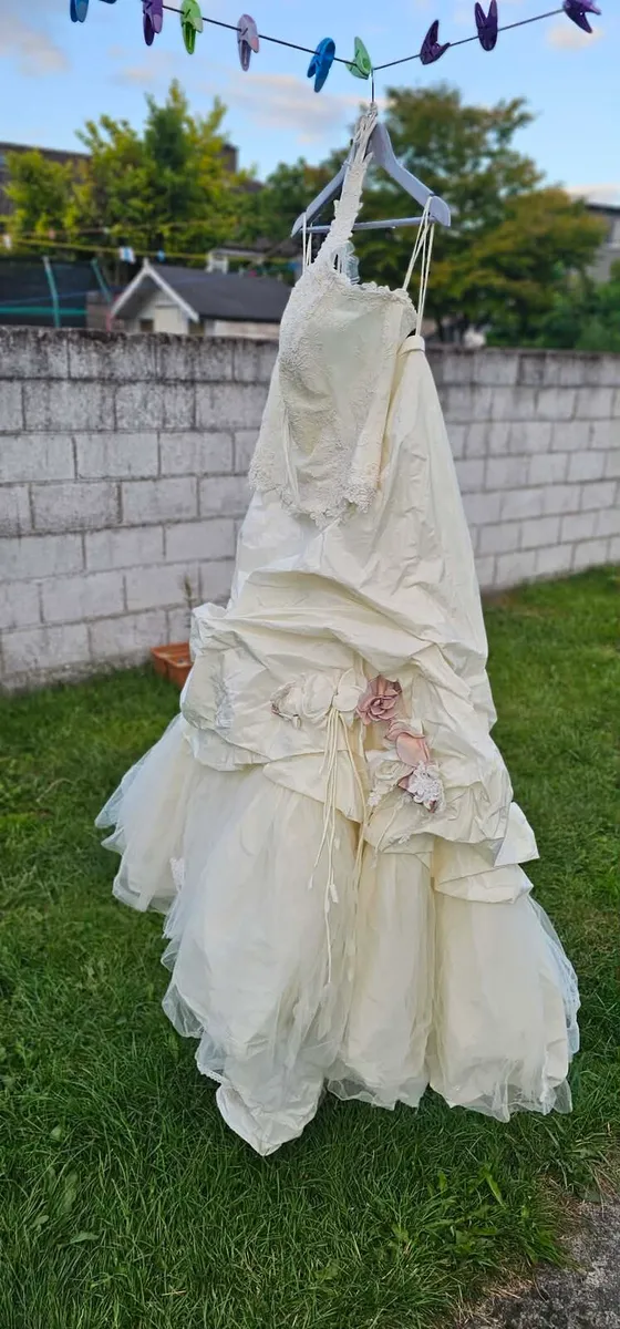 Wedding dress - Image 1
