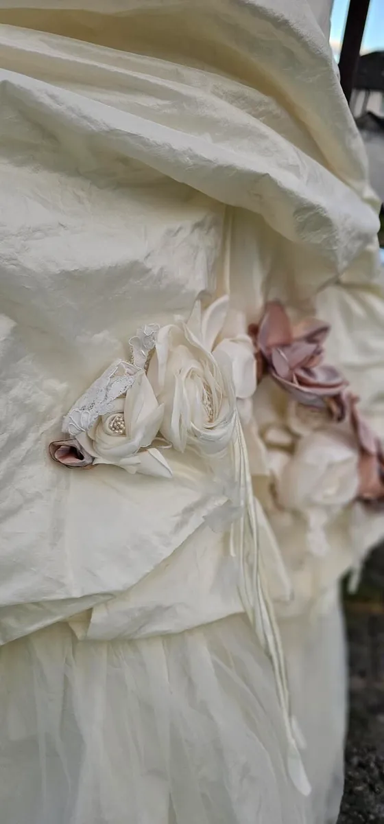 Wedding dress - Image 4