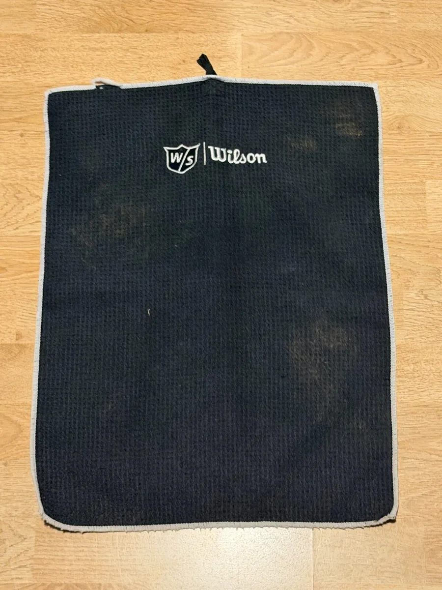 Wilson golf towel - Image 1