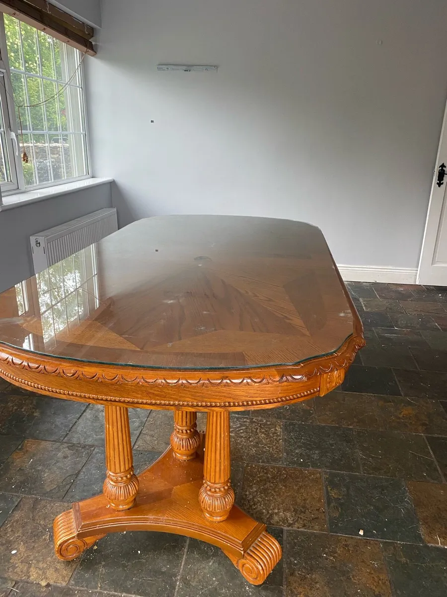 Kitchen table and chairs - Image 1