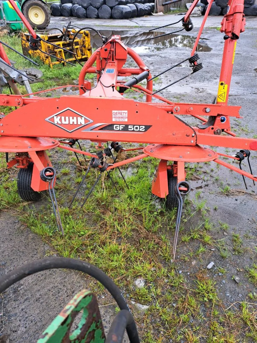 Kuhn tedder - Image 1