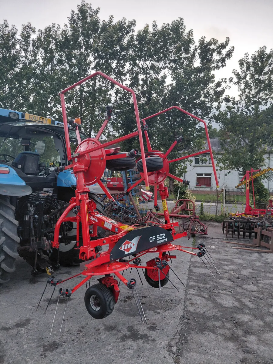 Kuhn 4 Rotor Tedder - Image 2