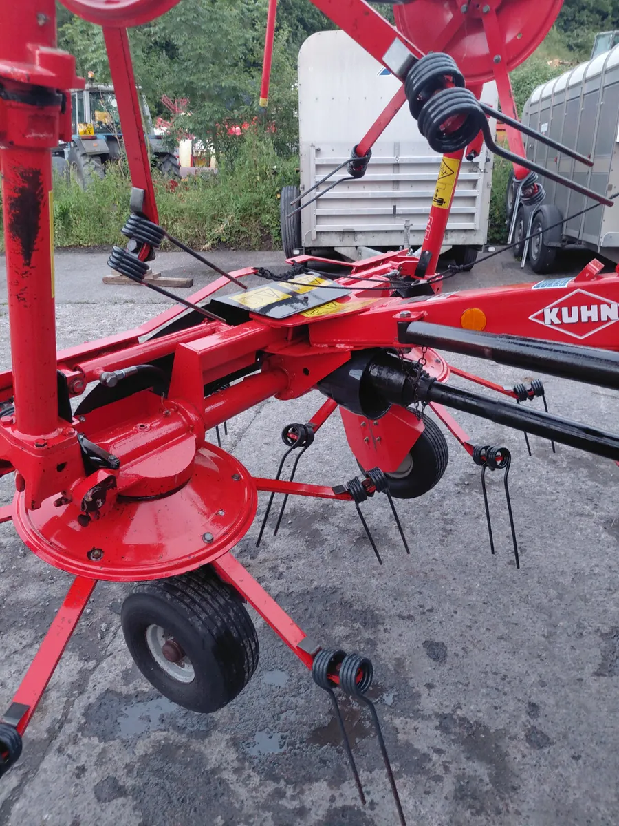 Kuhn 4 Rotor Tedder - Image 4