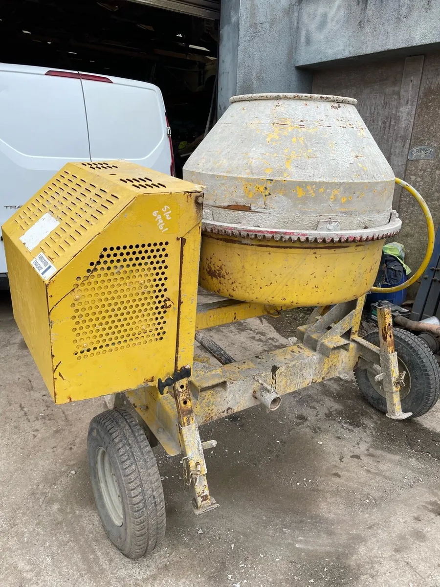 Single Axle Towable Mixer - Image 3